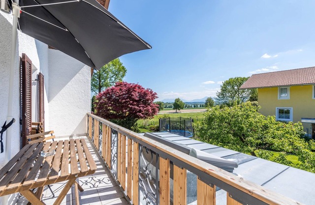 Apartamento "Selina" con vistas al lago, vistas a la montaña, balcón y jardín