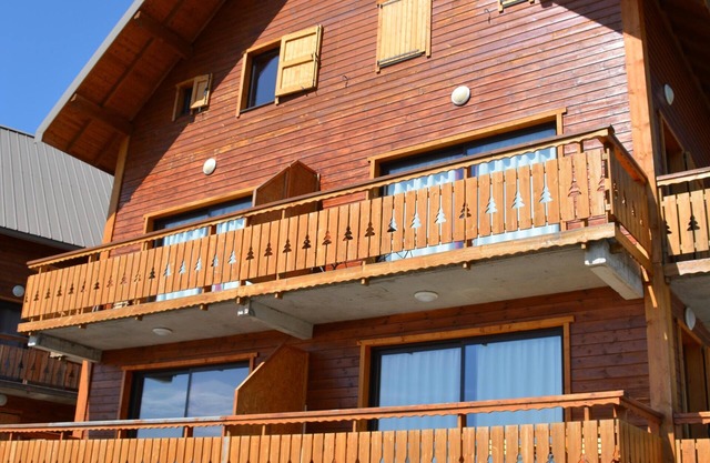 apartamento para 6 personas cerca de la hermosa vista de las laderas del valle