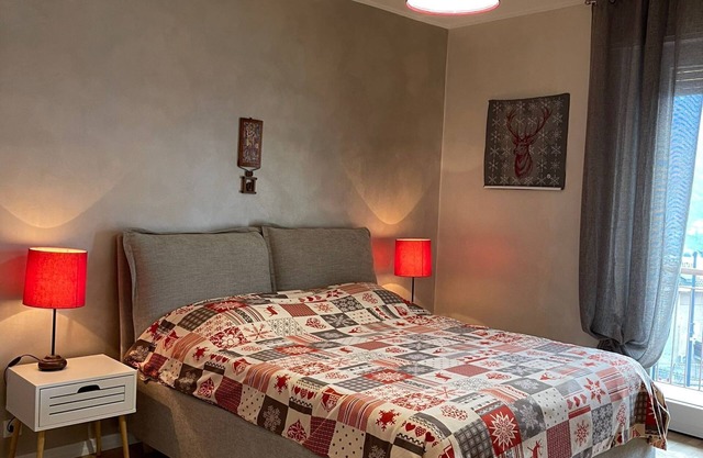 Apartamento 'Solange Saint Vincent' con vistas a la montaña y balcón