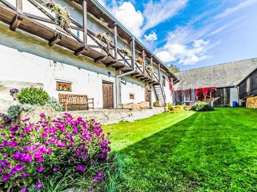 Apartment Spacious in Farmhouse by Interhome