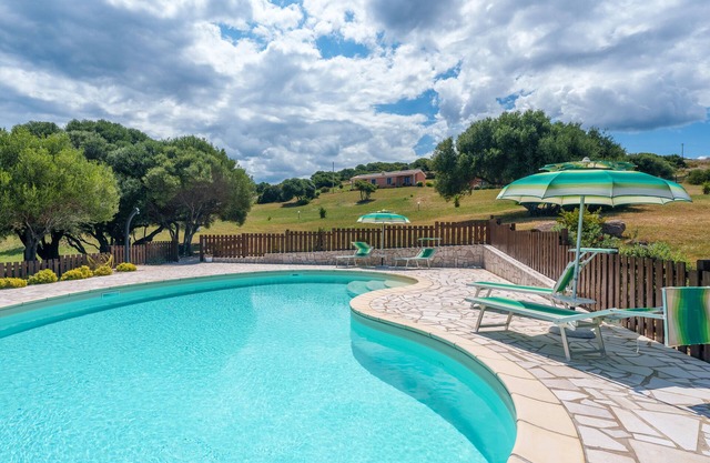 Apartamento 'Stella Marina Piscina E Vista Mare' con vistas al mar, Wi-Fi y aire acondicionado.