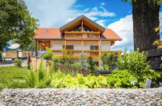 Apartamento 'Stettnerhof Laugen' con vistas a la montaña, terraza y Wi-Fi