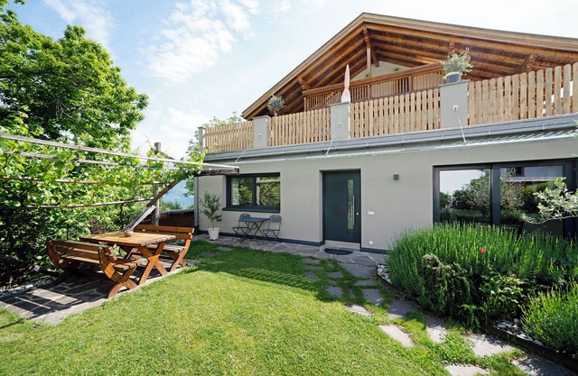 Apartamento 'Stettnerhof Mayenburg' con vistas a la montaña, terraza y Wi-Fi