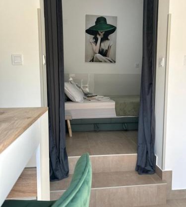 Apartment Studio Rosi 2, Peaceful Stay in Pula, Free Parking