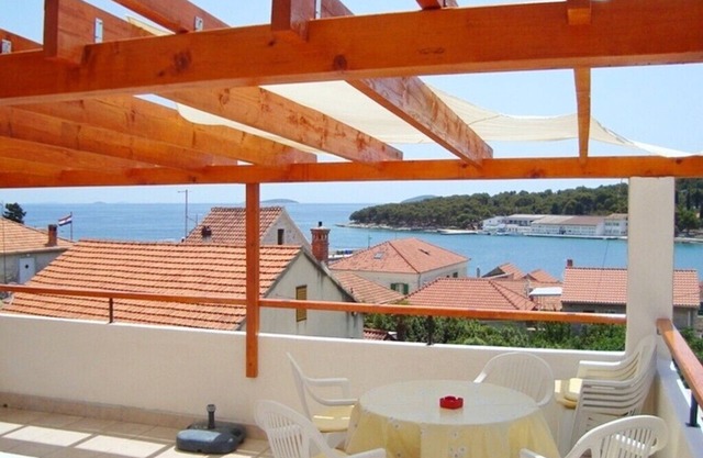 Apartamento Svjetlana, (11662), Prvić Luka, isla de Prvic, Croacia