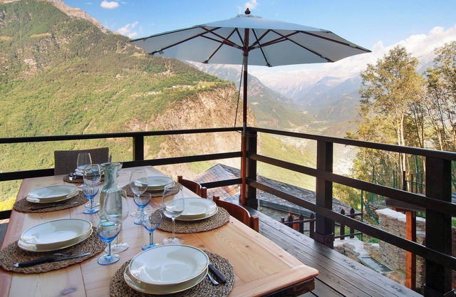 Apartamento "Sweet Somma Mountain Lodge 2" con vistas a la montaña, terraza privada y Wi-Fi