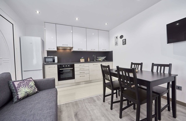 APARTAMENTO T2 EN LA PAZ, 1 a 4 camas, acceso A4 / A104