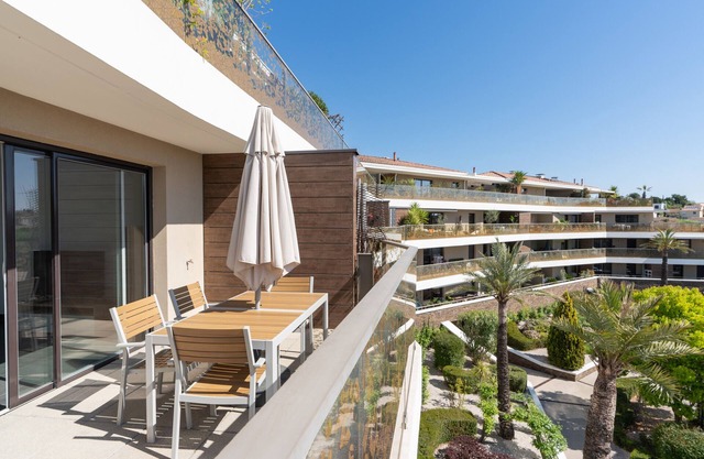 Apartamento 'T2 Muses' con terraza privada, Wi-Fi y aire acondicionado