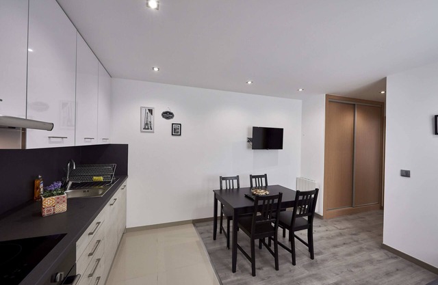 APARTAMENTO T2 Rdc en paz, 1 a 4 camas, acceso directo A4 / A104