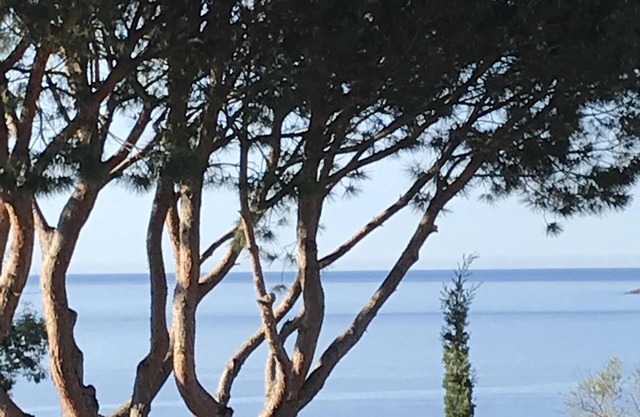 Apartamento dúplex tipo t2 con vista al mar y al jardín.