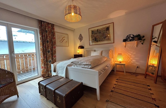 apARTment T2, Zams