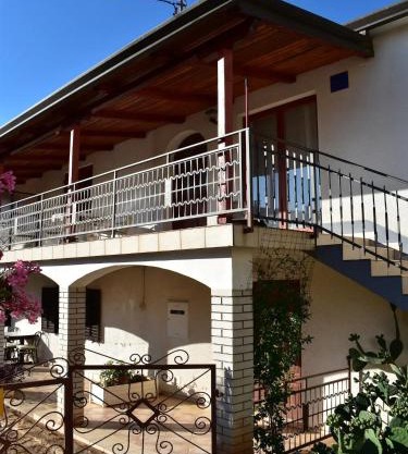 Apartment Take a Look
