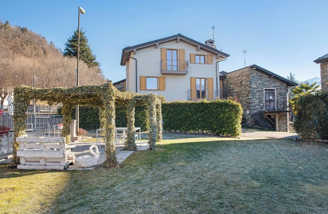 Apartamento 'Taverna Relax Sara' con vistas a la montaña, terraza privada y Wi-Fi