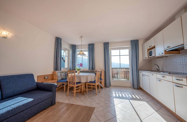 Apartamento "Treyer 4 Typ B" con vistas a la montaña, Wi-Fi, balcón y jardín
