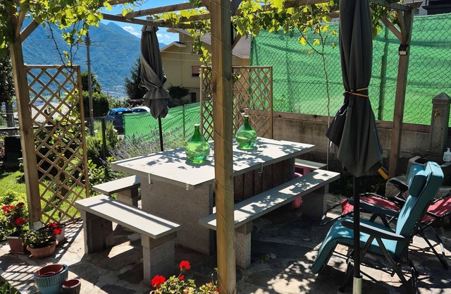 Apartamento 'Tulipano' con vistas a la montaña, jardín privado y Wi-Fi