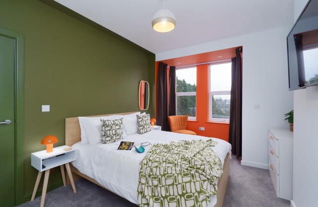 Apartment Two by Ocean City Retreats - Two bedrooms, private car park