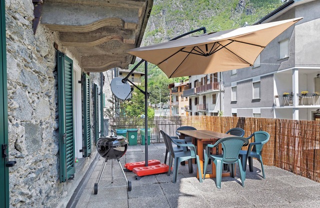 Apartamento 'Val Masino' con vistas a la montaña, terraza privada y Wi-Fi