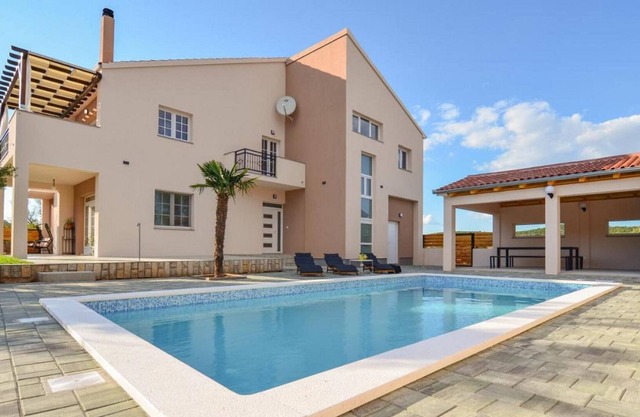 Apartment Villa Luana with private pool