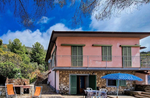 Apartamento 'Villa Mirella Trilocale' con terraza privada, balcón y Wi-Fi
