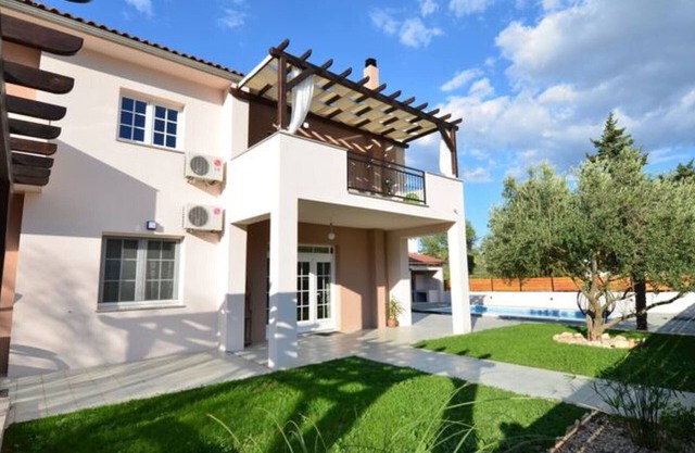 Apartment Villa Troskot - Villa with pool