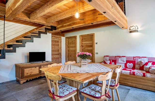 Apartamento 'Volo Dell'aquila con sauna privada' con vistas a la montaña