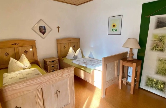 Apartamento 'Waldblick' con vistas a la montaña, jardín compartido y Wi-Fi