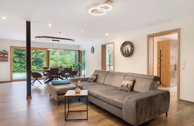 Apartamento 'Waldblick Mühlenbach' con vistas a la montaña, terraza privada y Wi-Fi