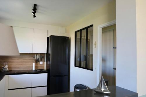 Apartment with a stunning 180 view & private garden 4 guests baby