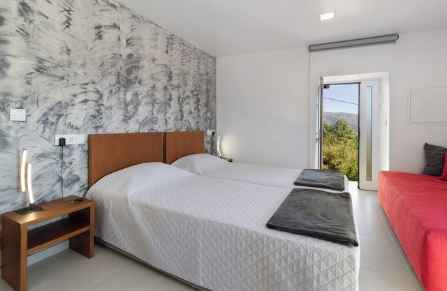 Apartamento con vistas a la montaña, piscina compartida y Wi-Fi