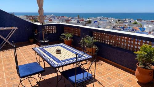 Apartment with 180 Seaview