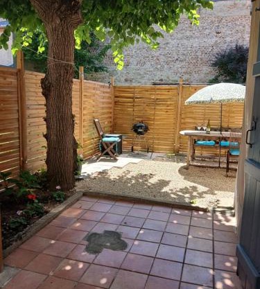 Apartment with a garden