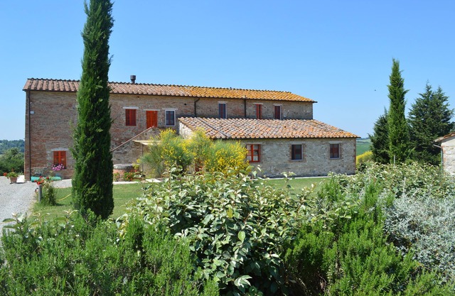 Apartamento con hermosa vista en Crete Senesi