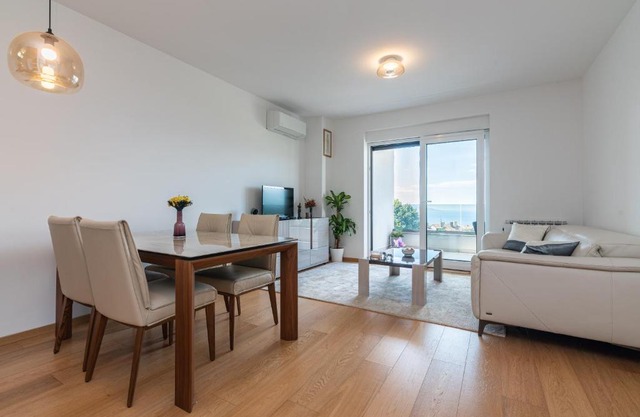 Apartment with balcony Ocean Paradise
