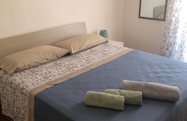 Apartment with courtyard and private parking. Pets allowed :)