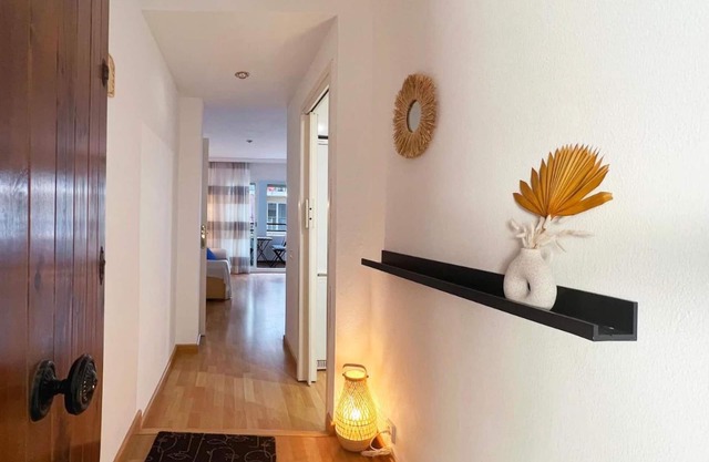 Apartamento con piscina a 300m playa y tren