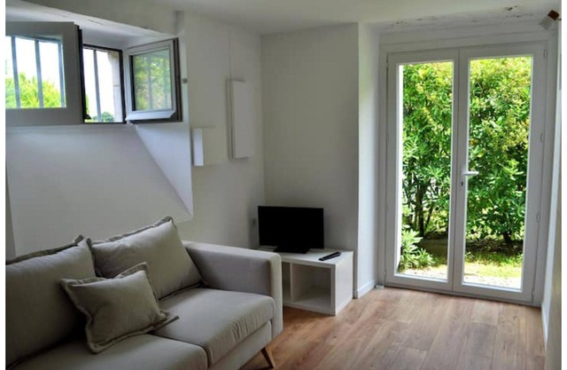 Apartment with garden