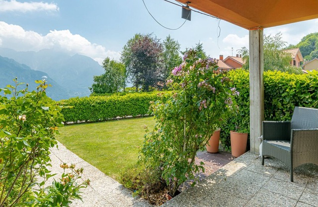 Easy Welcome Panorama Lake and Garden