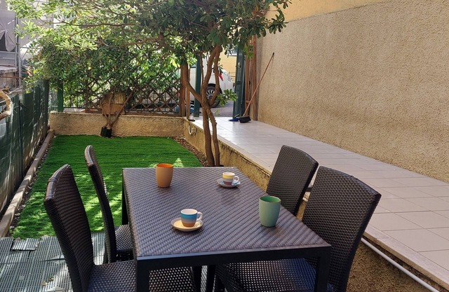 Apartment with garden