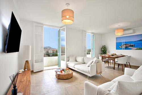 Apartment With Ocean View - Happy Rentals