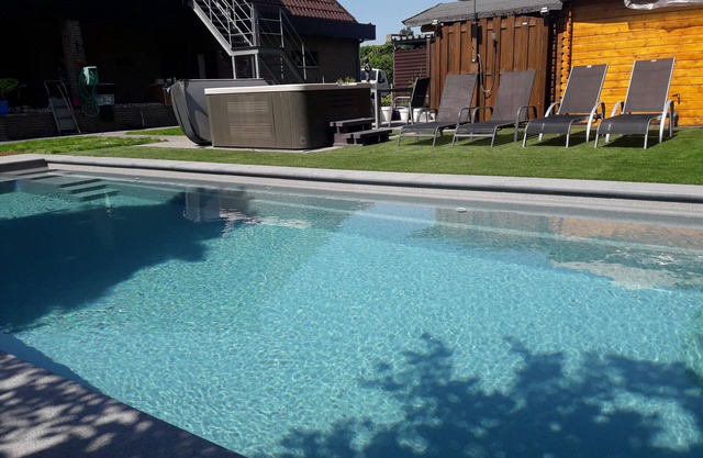 Apartment with pool jacuzzi 3 bedrooms