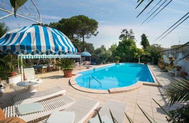 Apartamento con piscina y parque en Villa Oasi