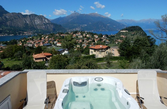 Apartamento con jacuzzi privado, jardín privado, tres terrazas, hermosa vista.