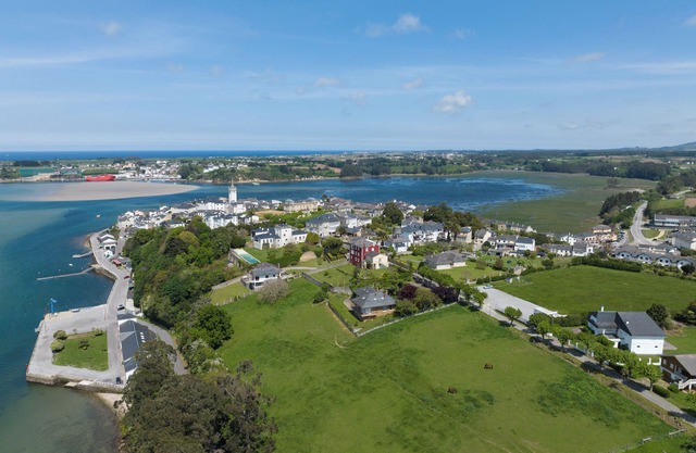 Apartamento con jardín privado y vistas al mar en la costa de Asturias