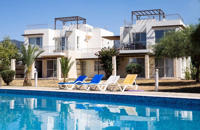 Apartamento con terraza y vistas al mar Mediterráneo