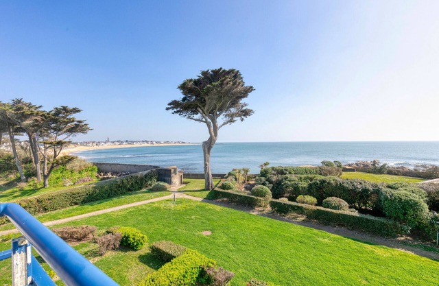 Apartamento con vistas al mar, terraza privada y Wi-Fi