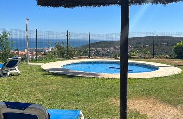Apartamento con vistas al mar en zona tranquila