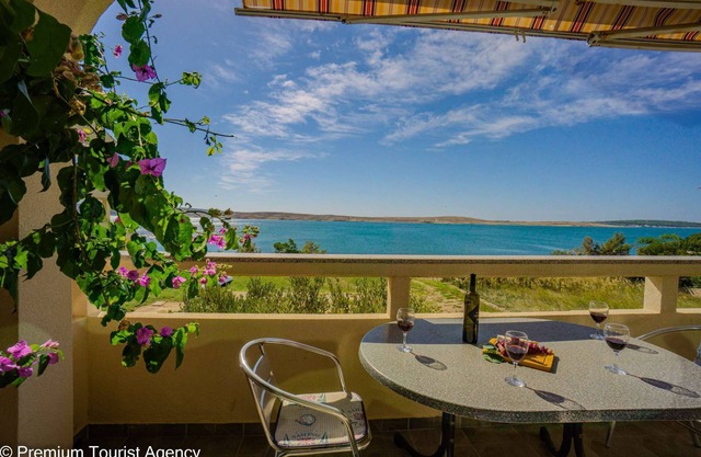 Apartment with sea view, directly at the beach, beach chairs