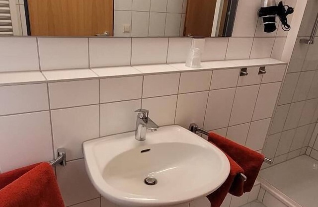 Apartment with separate bedroom 47 m2 in a cozy apartment house