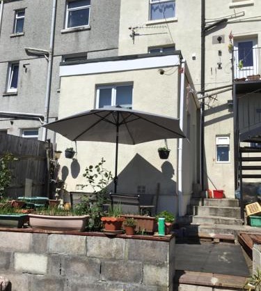 Apartment with shared garden and basic equipments