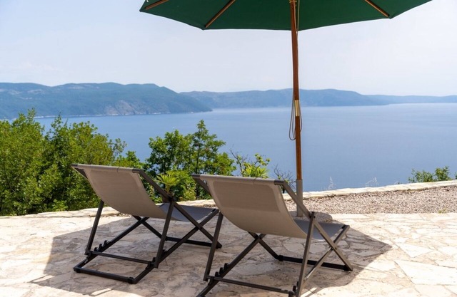Apartamento con impresionantes vistas al mar y vistas de la isla de Cres